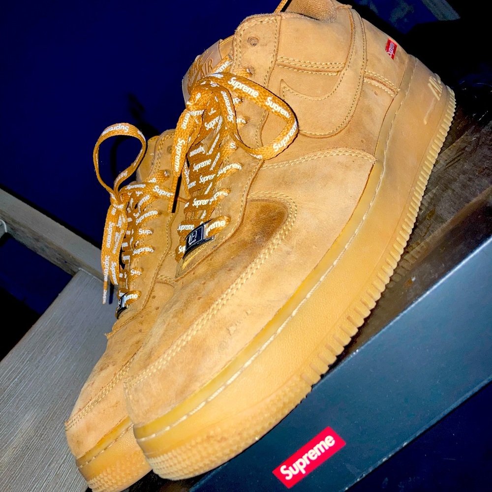 Selling to get them off my hands , have to many pairs in my opinion